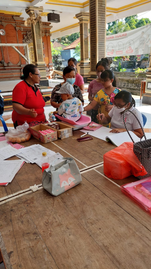 Kegiatan Posyandu Balita di Banjar Bedil, Desa Baha